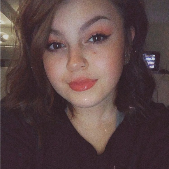 Meet your Posher, Alicia - Picture 1 of 1